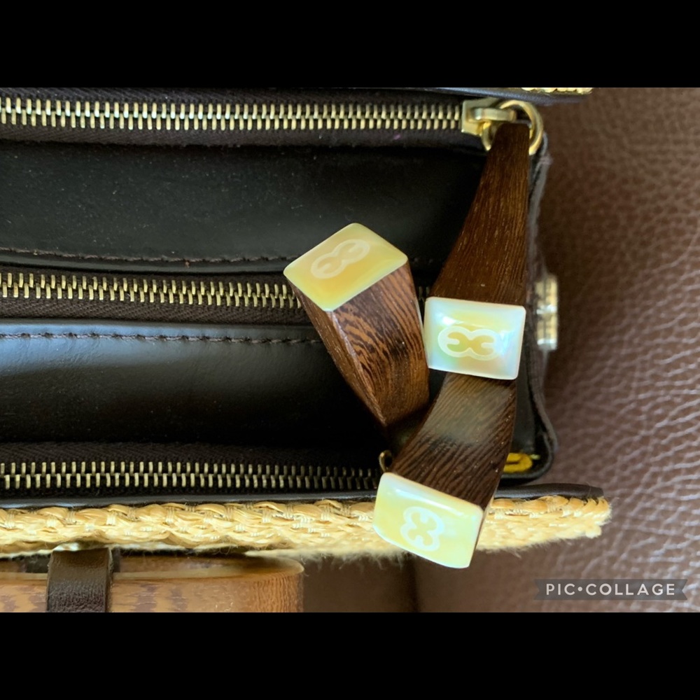 👏host pick 👏 Rare Escada “Exotics” handbag - Picture 10 of 12